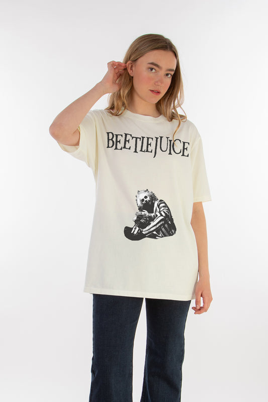 BEETLEJUICE SITTING POSE T-SHIRT